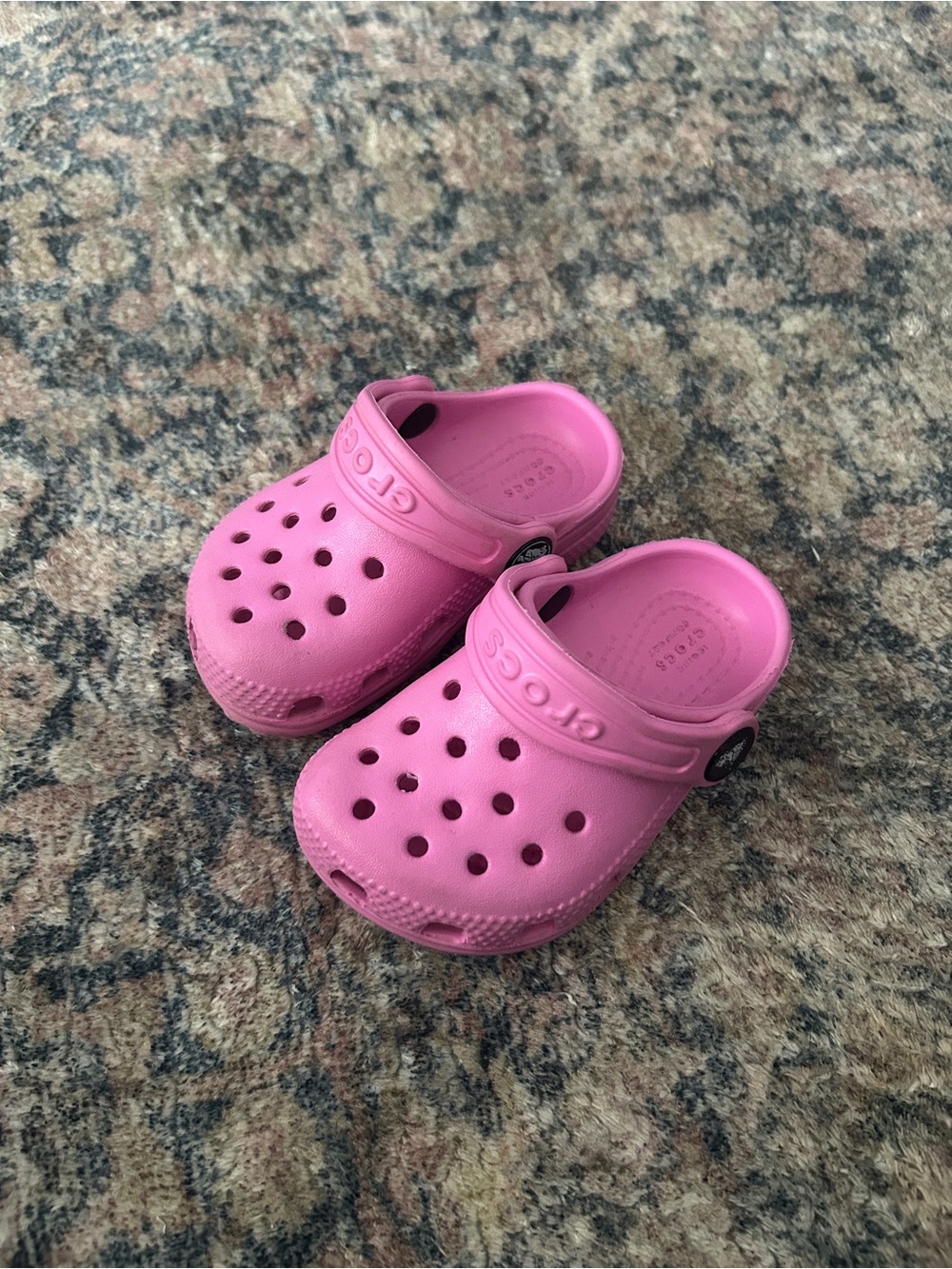 CROCS Toddler Classic Clog in Bright Pink, Size 5